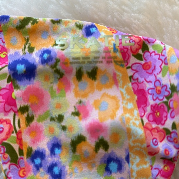 Skatie bikini bottoms NWOT yellow pink floral - Picture 5 of 6